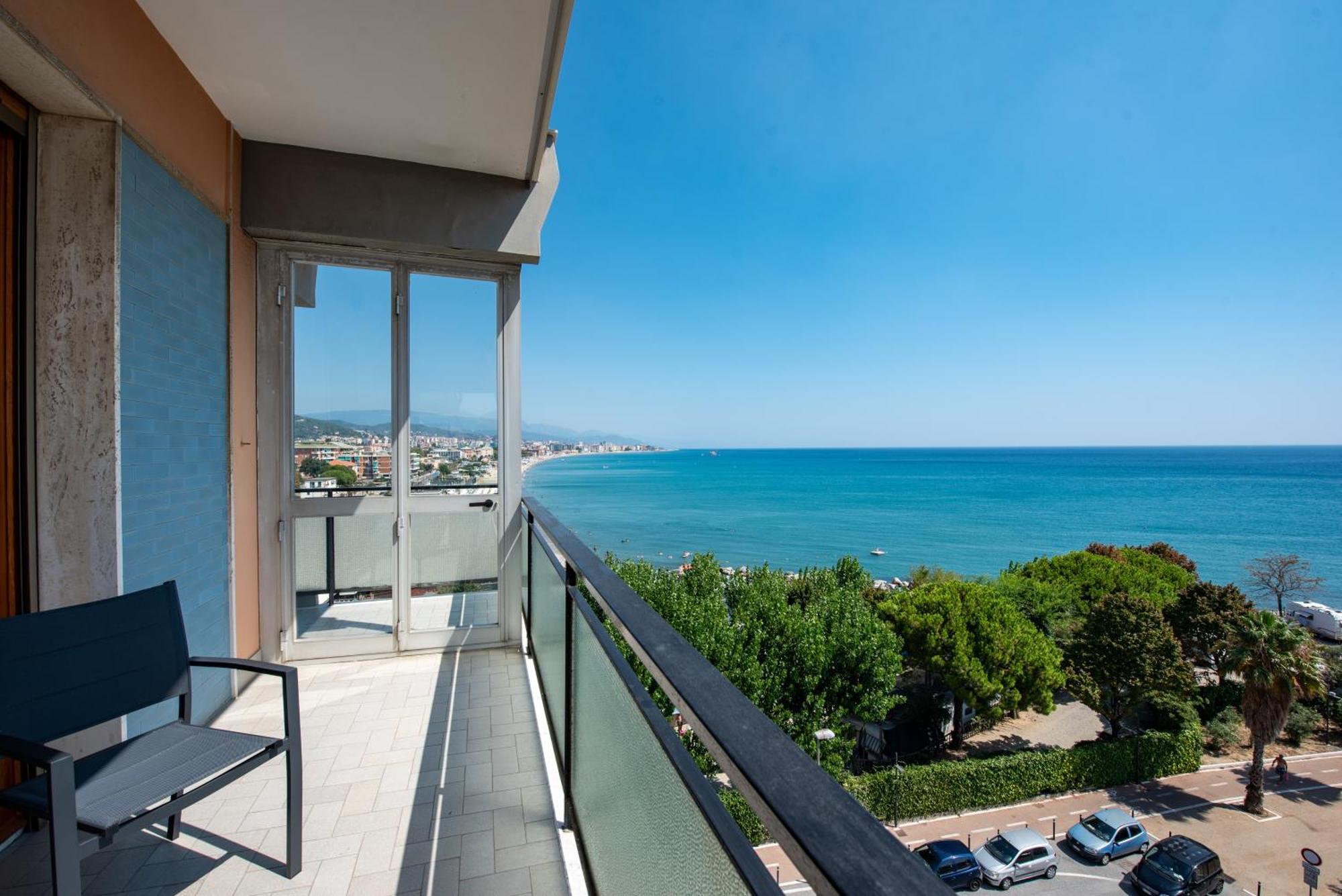 Apartmán You And The Sea Savona Exteriér fotografie